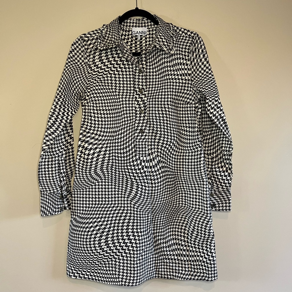 GANNI Poplin shirt dress in Brazilian Sand Size 36 black and white houndstooth